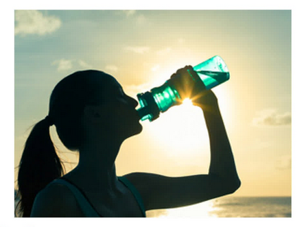 成年人一天喝多少水合适 | 不瞎